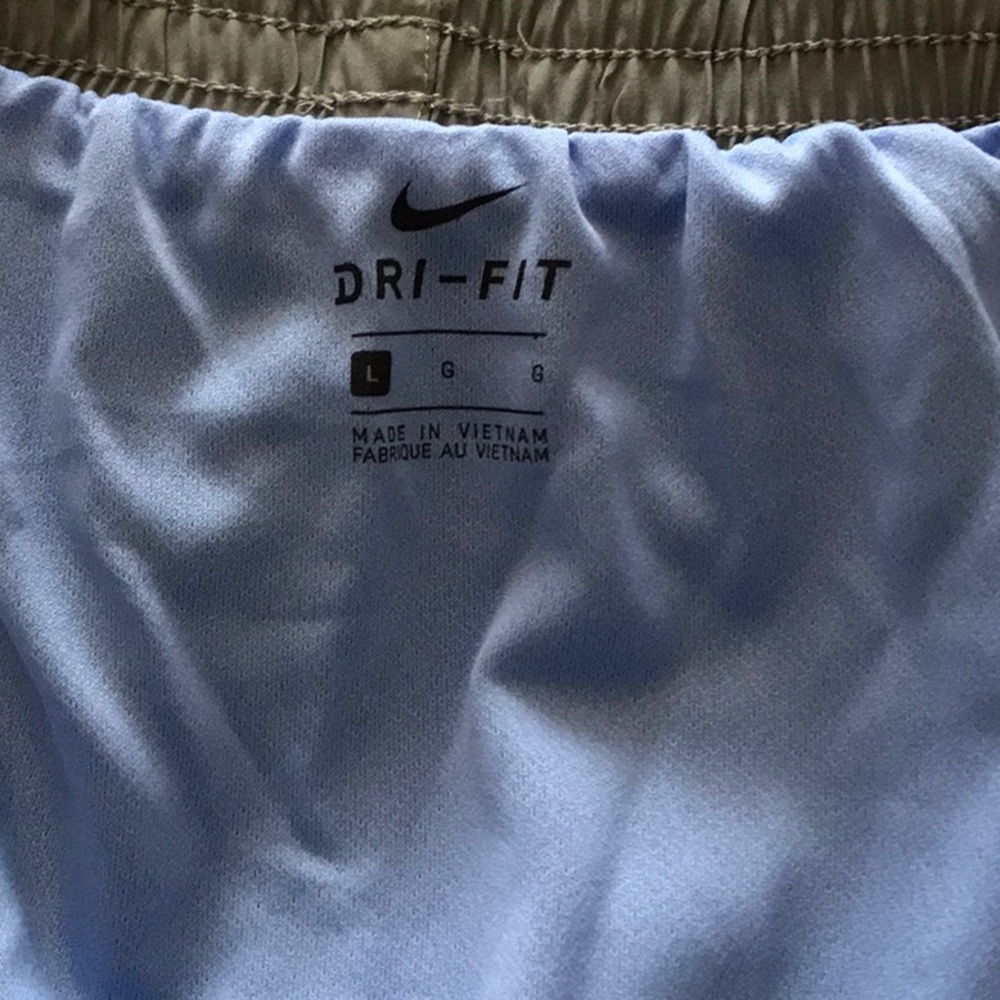 NIKE GIRLS RUNNING SHORTS - Picture 5 of 6